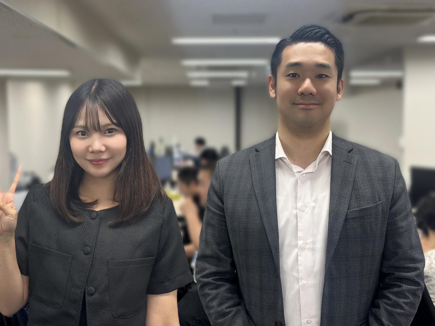 春日井美波と代表の森山裕哉。オフィスにて