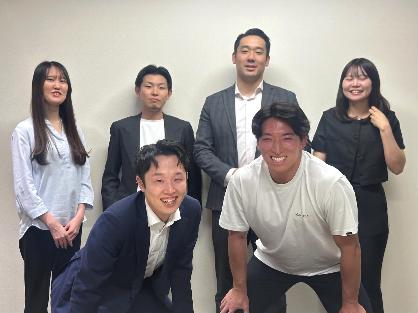 スクリーチのメンバー集合写真